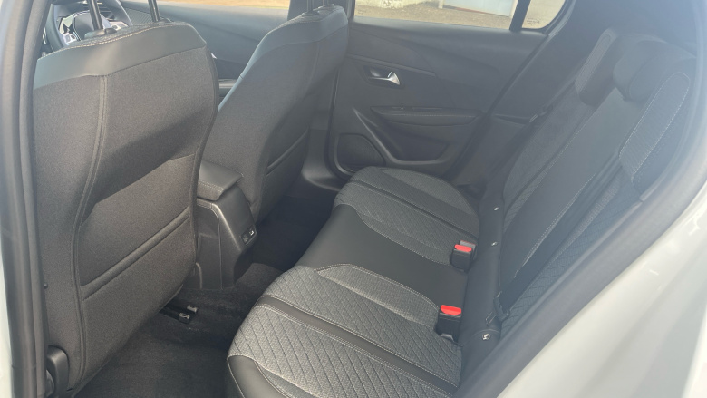 Peugeot 208 1.2 Hybrid 110 Allure 5dr e-DSC6 Petrol Hatchback